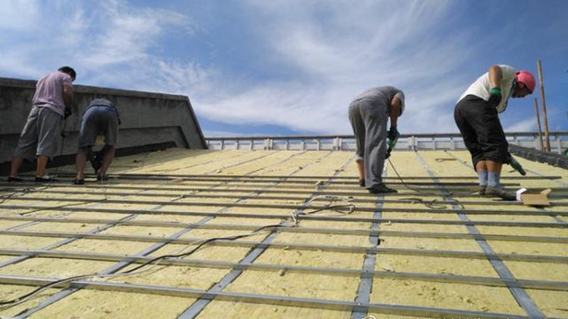 自粘防水卷材耐高温性能解析：关键指标与施工要点